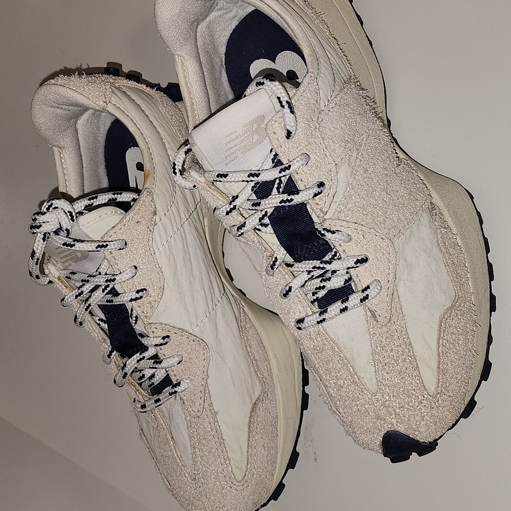 New Balance 327 'Moonbeam'